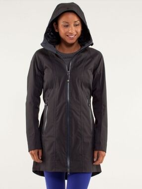 Lululemon Right As Rain Jacket Women's Navy Blue – US 10 / L (Tag Torn)